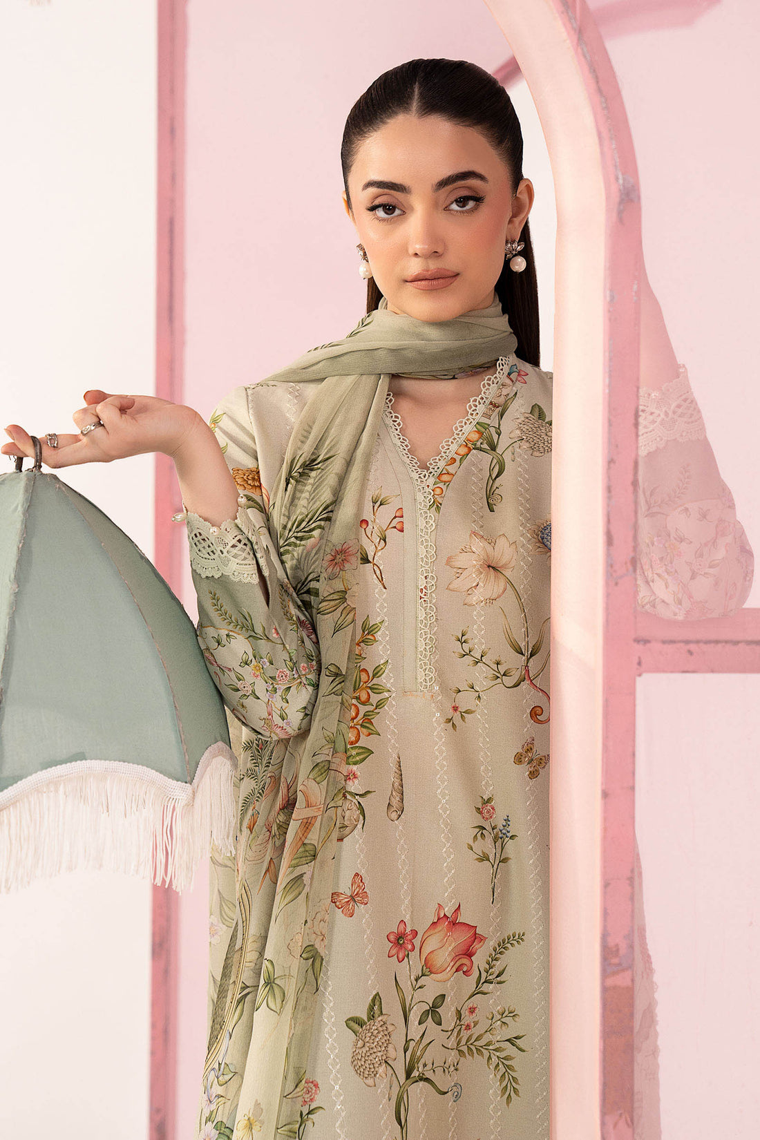 3 Piece Embroidered Lawn Suit